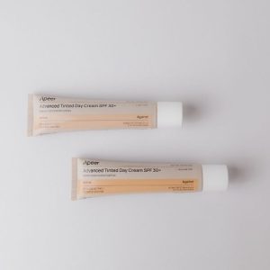 Apeer Advanced Tinted Day Cream Light